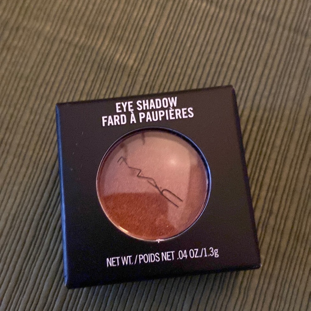New MAC eye shadow Expensive Pink Veluxe Pearl sexy shade can be worn anytime - Picture 5 of 5